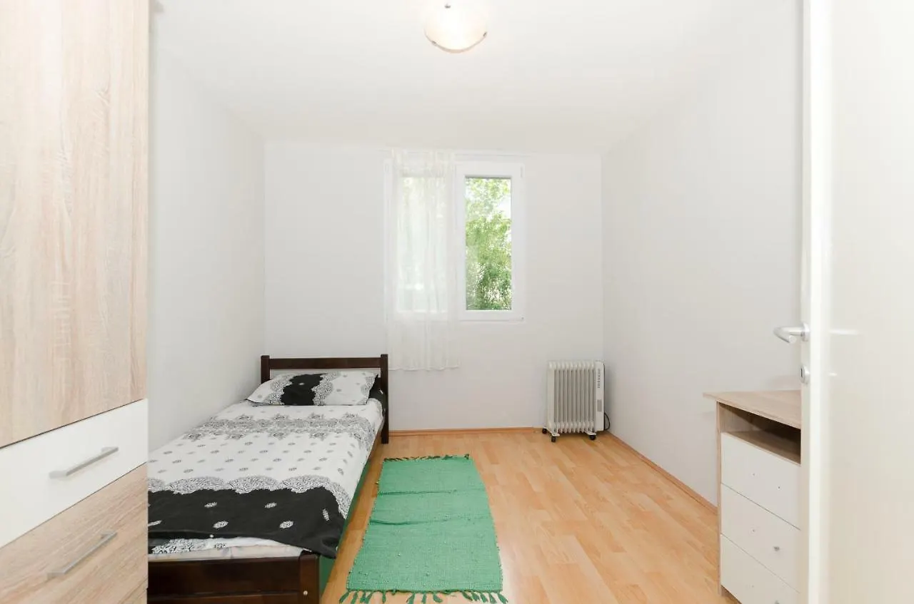 Close To The Beach Apartment Rijeka